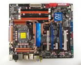 Asus P5E3 Premium: X48-Platine mit DDR3-Bänken und W-LAN nach N-Standard. (Bild: PCGH)