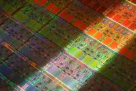 [b]Nehalem[/b]: Auf dem Bild erkennt man den acht MiByte großen [b]L3-Cache[/b] und vier CPU-Kerne. (Bild: Intel)