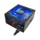 Der 140mm-Lüfter der neuen Aerocool-Netzteile ist blau beleuchtet.