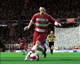 Während derzeit noch die Fußball-EM tobt, gibt es auf der portugiesischen Webseite Eurogamer.pt erste Bilder zu Fifa 09. Auch diesmal sind wieder etliche bekannte Spieler dabei, und auch die Grafik scheint weiter verbessert worden sein. (Bild: eurogamer.pt)