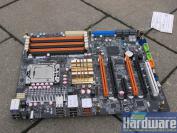 Foxconn Renaissance: X58, sechs Speicherbänke, vier Grafik-Slots. (Bild: PCGH)