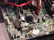 Intels [b]Calpella[/b]: Hyper-Threading im Notebook - vermutlich im dritten Quartal 2009 erhältlich (Bild: PCGH)
