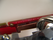 Wie wir bei der Foto-Session der Powercolor HD 4870 PCS feststellten, prangen auf dem PCB der Karte drei Angaben zur Speicheraustattung. Unser Exemplar ist mit 512 MiByte gekennzeichnet, laut Aufschrift wären aber auch 1.024 oder riesige 2.048 MiByte möglich. Da Powercolor bereits eine HD 4850 mit 2 GiByte Video-RAM veröffentlich hat, ist es also denkbar, dass auch die HD 4870 eine solche Speichermenge spendiert bekommt. Der praktische Nutzen dürfte sich aber in Grenzen halten.