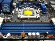 Auf einem X58-Board ließ sich der Nehalem auf mehr als 4 GHz übertakten. (Bild: PCGH)