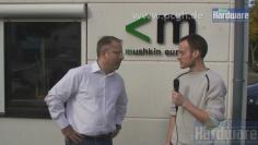 Michael Schnetzer - Profi-Übertakter und Pressesprecher bei Mushkin - führte uns durch das Gebäude und erklärte die Produktionsschritte. (Bild: PCGH)