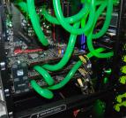 GF100 mit Triple SLI (1)