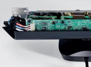 Microsoft Kinect: Der Einbau des Platinen-Sandwichs erfordert reichlich Fingerspitzengefühl...