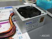 Neues Netzteil mit 300 Watt samt 80-Plus-Gold-Auszeichnung (1)