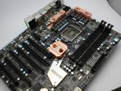Heatkiller Mainboard-Set für Gigabyte GA-Z68X UD7 und GA-P67 UD7. Die Kühlung des PCH über einen vollständig mit poliertem Edelstahl bedeckten Ausleger des Heatkiller NSB 3.0 auf dem NF200 sieht nicht nur interessant aus - sie verhindert auch Konflikte zwischen Erweiterungskarten und Kühleranschlüssen.