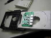 Ganz schön schräge Casemod: USB-Hub im Laufwerk und mehr (25)