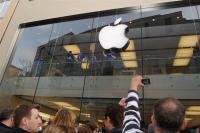 Vor kurzem erwarteten Apple-Kunden bereits das iPhone 5, erschienen ist allerdings nur das iPhone 4S. Jetzt ging der Prototyp zum kommenden iPhone in einer Bar in San Francisco verloren. (1)