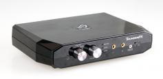 Mit ThunderFX können Kopfhörer an PC und Konsolen angeschlossen werden und dabei von Soundverbesserungen und neuen Funktionen profitieren. (1)