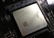 Der FX-8350 wird wohl diese Woche noch vom Thron gestoßen und von den Modellen FX-9000 und FX-8770 auf den dritten Platz der FX-CPUs von AMD verwiesen.