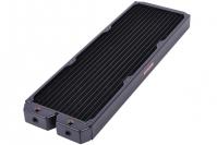 Riesig: Der Alphacool NexxxoS XT45 Full Copper 180mm Triple misst stolze 585 x 182 x 45 mm. 
