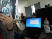 Wenn das neue, unter dem Decknamen "Blue" bekannte Windows-8-Update auch schon länger im Netz umhergeistert, will dieser PCGH-Redakteur, der es sich ebenfalls heruntergeladen hat, von Microsoft natürlich nicht erkannt werden. Gut, dass er dieses Bild nicht auch noch mit eigenen Worten kommentiert, dann hätten Sie diesen Herrn bestimmt erkannt. :)