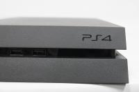 Bringt gefühlt mehr Gamer auf die Straßen als PRISM und Pläne zur DSL-Drosselung zusammen: Sony Playstation 4 (1)