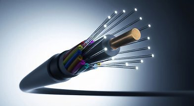Teaser zu Luft statt Glasfaser: Chinesischer Hohlkernfaser-Test bricht Weltrekord mit 51,3 Tbit/s