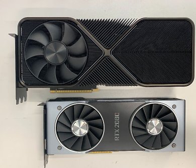 Nvidia Ampere: Bilder der (riesigen) Geforce RTX 3090 Founders Edition machen die Runde (1)