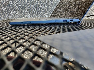 Samsung Galaxy Book Ion 15 Anschluss rechte Seite