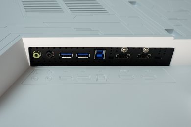 Asus ROG Strix XG43UQ (10)