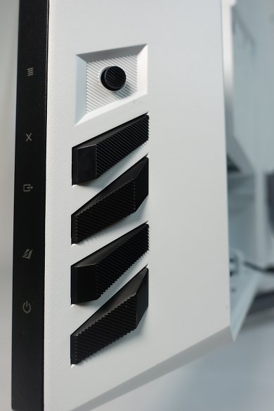 Asus ROG Strix XG43UQ (12)
