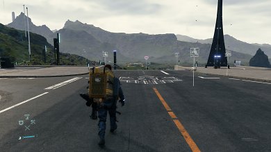 Death Stranding Directors Cut in 4K mit FSR 2.0 Performance – Generell ist AMDs Upsampling sehr ansprechend und liefert saubere Ergebnisse. Eine Ausnahme sind aber einige dieser Hologramme, die mit FSR 2.0 kräftig schmieren.
