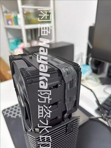 Quad-Slot-Monster-Kühler mit internem Lüfter