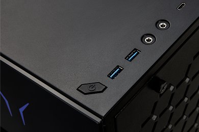 Ab nächster Woche gibt es neue Multimedia-Produkte bei Aldi, darunter auch der Medion Erazer Hunter X30, das neue Flaggschiff mit moderner Hardware. (2)