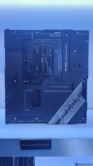 Gigabyte X870E AORUS Xtreme AI TOP