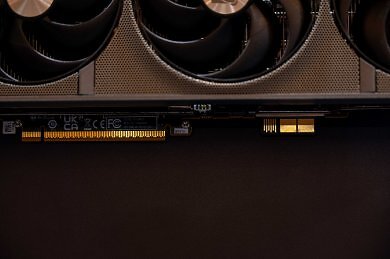 Sapphire Nitro+ Radeon RX 9070 XT PhantomLink (1)