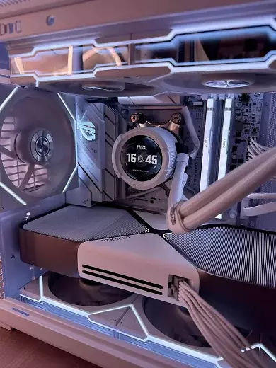 Geforce RTX 5080 White Mod (2)