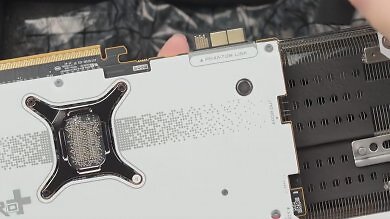 Sapphire Nitro+ Radeon RX 9070 XT White PhantomLink (1) (2)