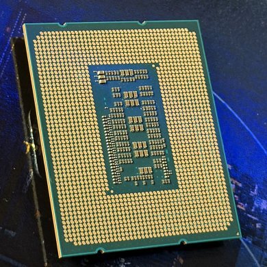Sieht (beinahe) aus wie immer: Nur Kenner unterscheiden den 12+0-Kerner Bartlett Lake anhand der SMD-Bauteile von 8+16-kernigen Raptor Lakes.