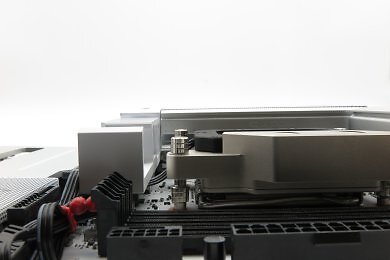 Thermal Grizzly tested the Delta Mate MPII with the washers just disappearing into the mounting frame. We measured a 0.0 kelvin difference compared with the 