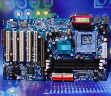 4 Sockel-370-Boards im Test