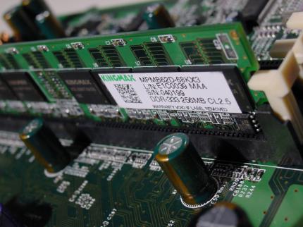 Online-Test: PC333-RAM im PCGH-Testlabor