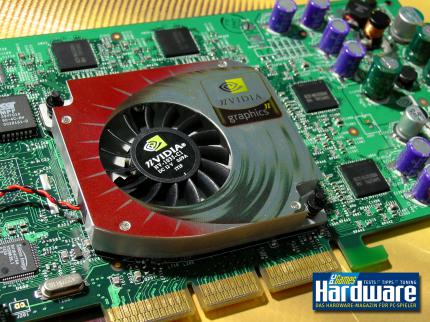 Hardware-Wallpaper: GeForce 4 und Radeon 8500