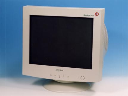 Sampo präsentiert mit dem KM-871SDT einen günstigen 19-Zoll-Monitor mit planer Bildröhre.