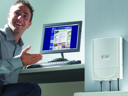 DSL-Zugang: Wer ihn hat, kann sich glücklich schätzen. Laut Zahlen der Telekom könnten bereits 90 Prozent der deutschen Haushalte ins Highspeed-Internet.