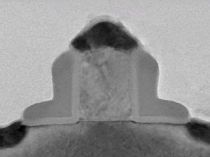 Transistor: Aktuelle Athlon-Prozessoren werden im 0,13-Micron-Prozess gefertigt. Die Gate-Länge eines Transistors liegt bei 70 nm. (Quelle: Intel)