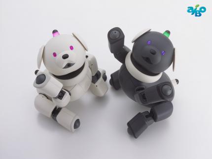 Die erste Version des bekannten AIBO erinnerte eher noch an ein Kuscheltier als an einen leistungsfähigen Roboter.
