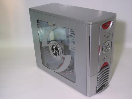 PCGH: Günstiges Gehäuse für Modder im Test
