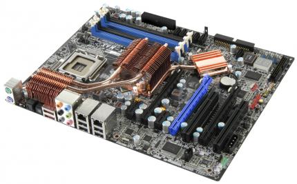 Abits erstes Nforce-680i-SLI-Mainboard