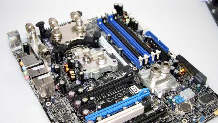 Das EVGA Black Pearl - eines der teuersten Desktop-Mainboards