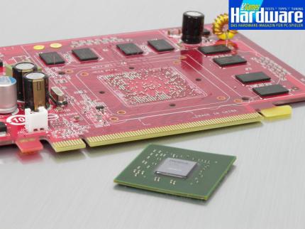 Mit etwas Werkzeug konnten wir den Chip problemlos entfernen.