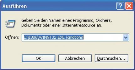 Geben Sie unter „Start“ – „Ausführen“ den Befehl „d:\i386\winnt32.exe /cmdcons“ ein.