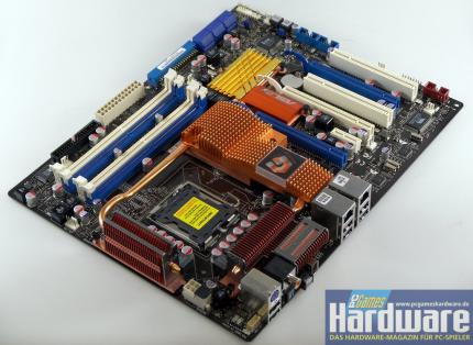 Nforce-780i-SLI: Asus-Mainboard auf Basis des Nvidia-Chipsatzes (Bild: PCGH)