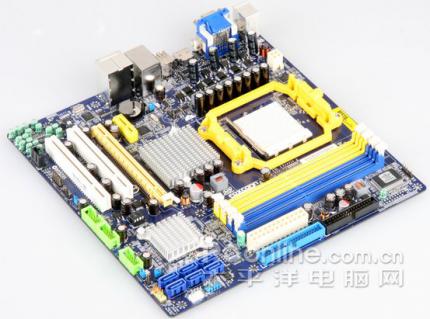 Die auf der Foxconn verbaute Radeon HD3200 kann lediglich auf 128 MiByte GDDR2-Speicher zugreifen (Bild: PConline.com.cn)
