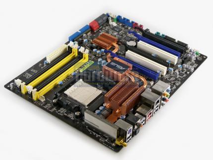 790FX: Asus M3A32-MVP Deluxe Wifi-Ap (Bild: PCGH)