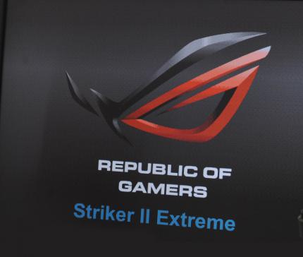Das Striker 2 Extreme von Asus ist die erste verfügbare Platine mit Nforce 790i Ultra SLI. (Bild: PCGH)